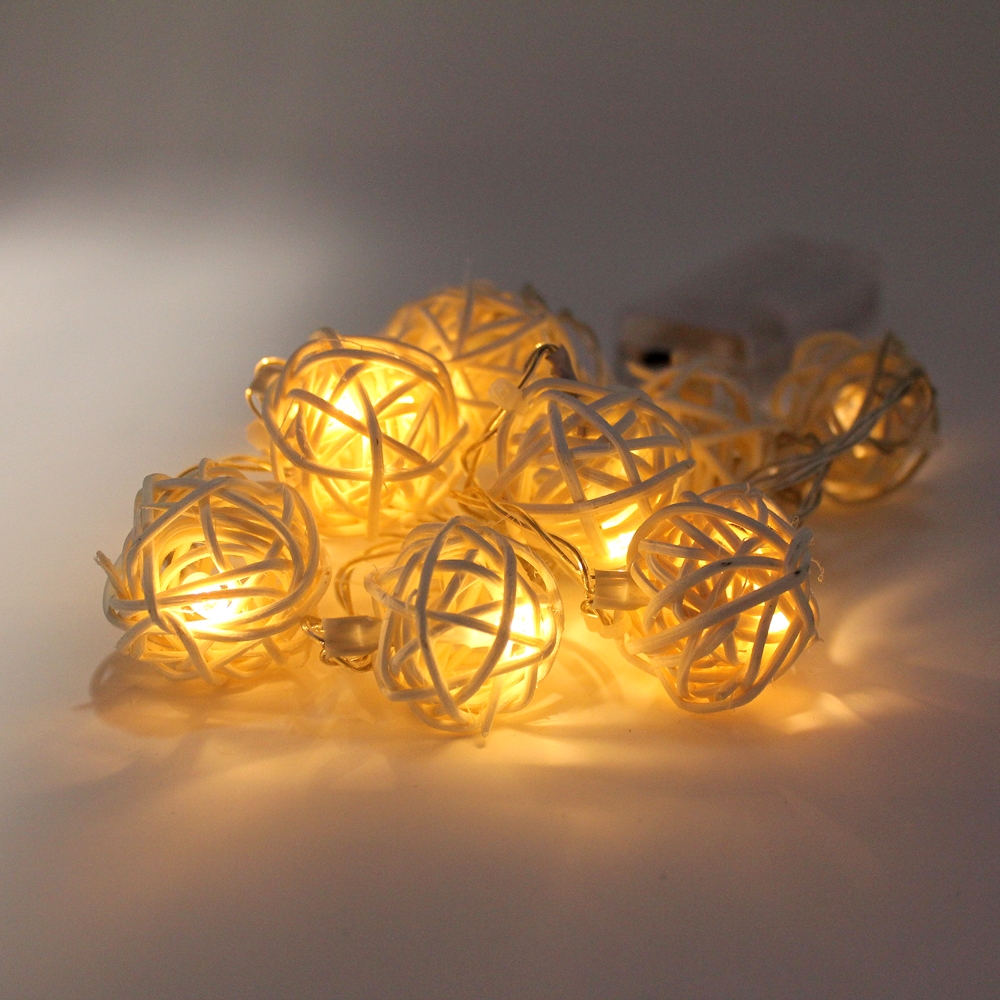 10 LED Rattan String Lights – Warm White – Theperfectco.com